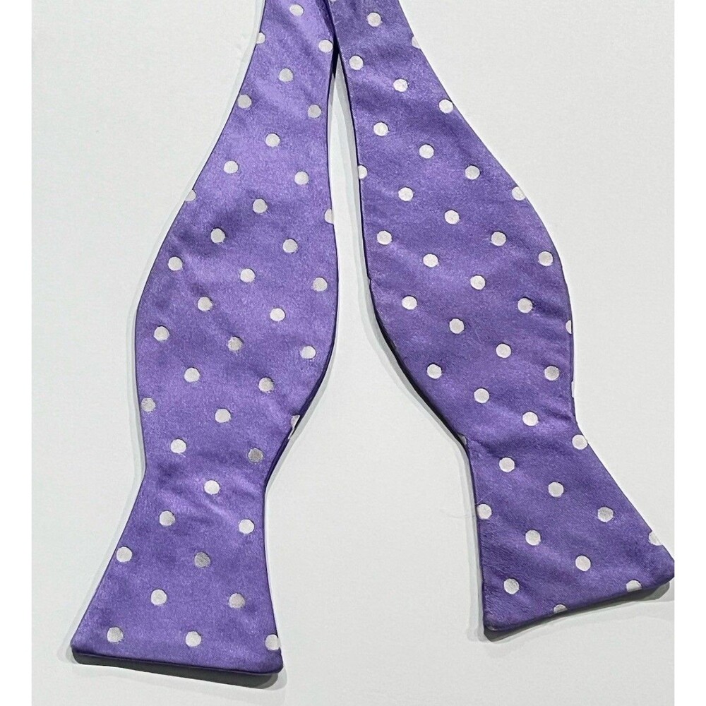 Ferrell Reed Men’s Bowtie Lavender & White Polkadot Adjusting 100% Italian Silk